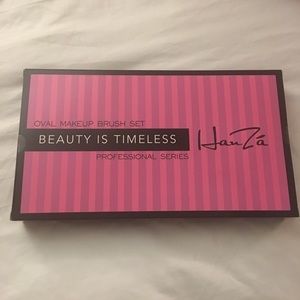 Han Za Oval makeup brush set